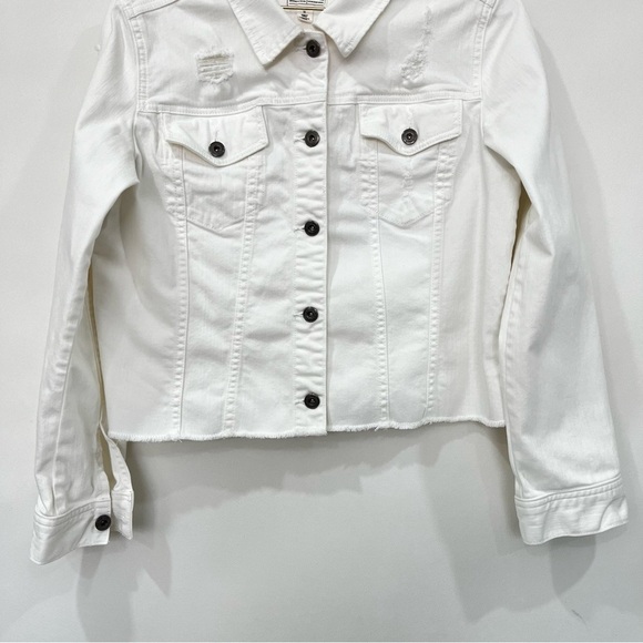Melrose and Market White Denim Jacket Size Medium Cropped Distressed With Pocket - Picture 8 of 13